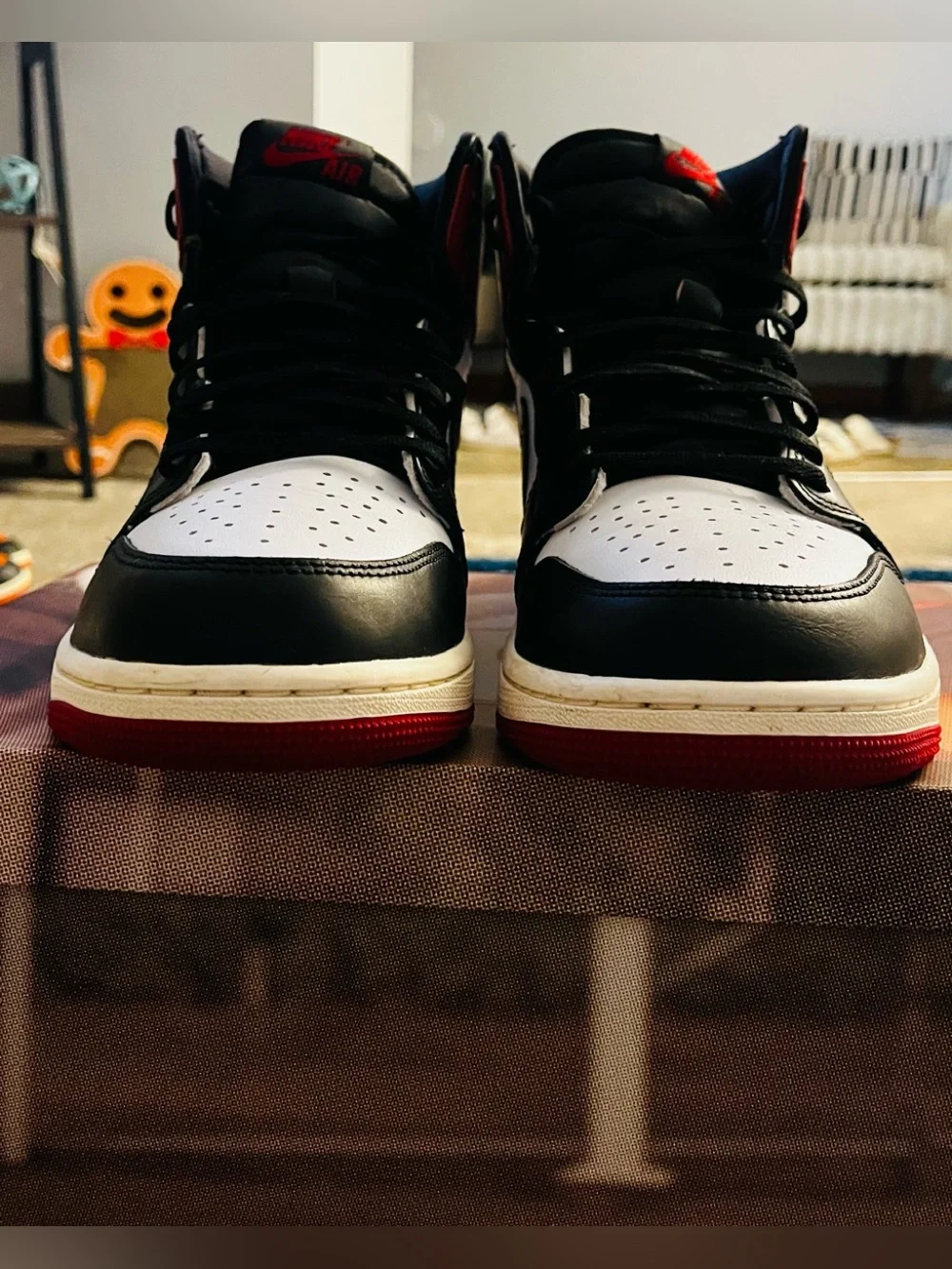 ✨Jordan 1 Retro High Remained ‘Black Toe’, Men’s Size 13 / Women’s 14.5✨